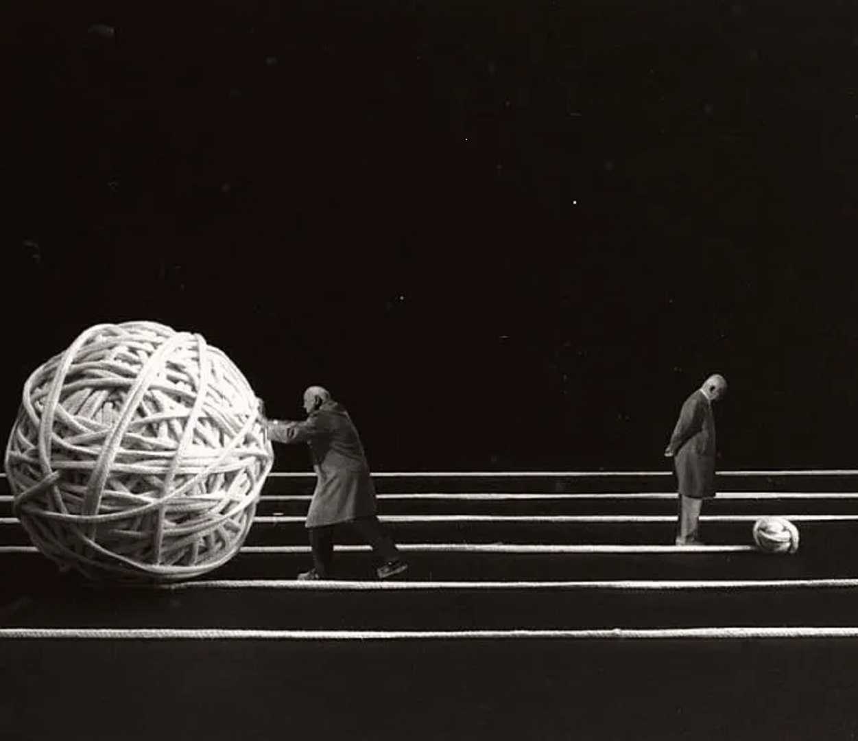 Copyright. Gilbert Garcin 